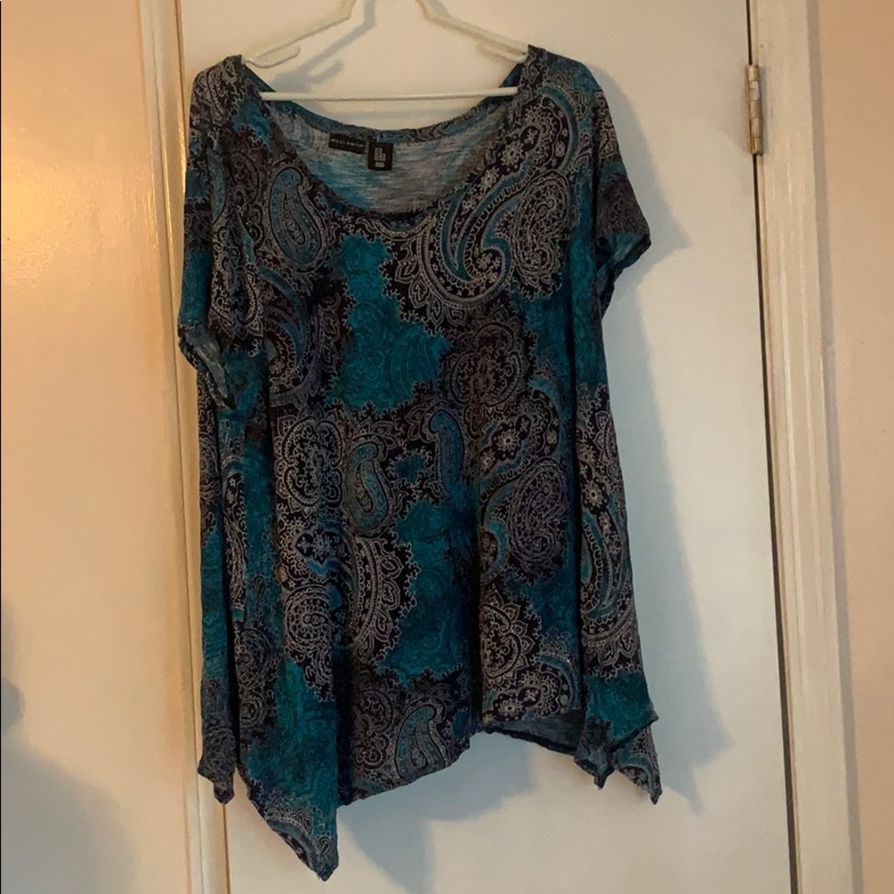 blouse asymmetrical around bottom